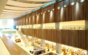 大崎市図書館内