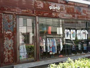 ケイジとケンジの衣装販売店