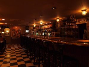 bar BOU 店内